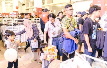 Berburu Barang Thrift di Johor Bahru: 10 Toko Terbaik untuk Oleh-Oleh Murah