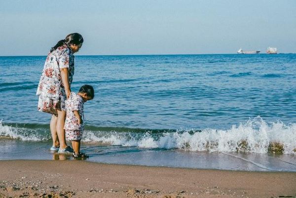 Liburan Aman di Pantai: 6 Tips Keselamatan yang Harus Diketahui