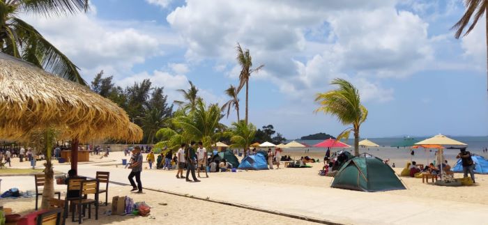 Pesona Pulau Rempang: Antara Konflik dan Keindahan Alam yang Memikat