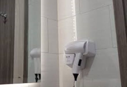 Mengapa Anda Harus Membawa Hair Dryer Sendiri Saat Menginap di Hotel? Ini Alasannya!