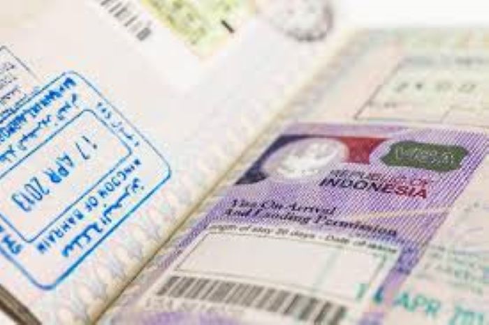 Perbedaan Visa Bebas Kunjungan dan Visa on Arrival di Indonesia: Durasi Tinggal, Biaya, dan Proses Pengajuan