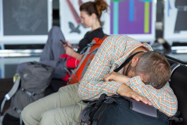 Tips Hemat: Lima Hal yang Perlu Dipertimbangkan Sebelum Memutuskan Tidur di Bandara