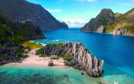 Filipina Geser Indonesia Sebagai Destinasi Pantai Terkemuka di Asia pada World Travel Awards 2024