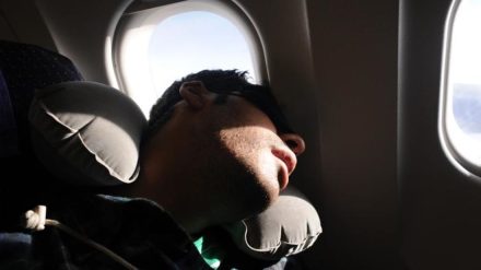 Seni Perjalanan: Menghindari Jet Lag bagi Penumpang Lansia