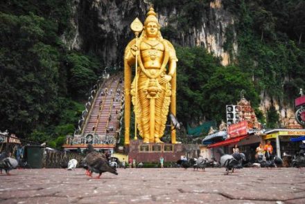 Menara Petronas dan Batu Caves, Daya Tarik Utama Bagi 2,4 Juta Wisatawan Indonesia di Malaysia