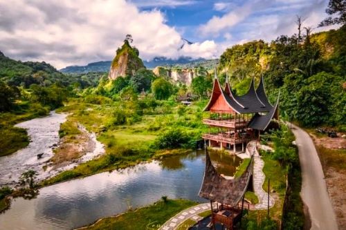 Paket Wisata 4D3N Padang – Bukittinggi + Desa Terindah: Eksplorasi Ranah Minang yang Memesona dengan Harga Terjangkau