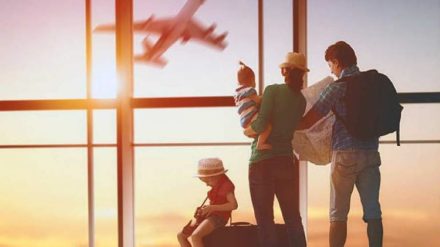 8 Tips Praktis Traveling dengan Balita di Musim Hujan agar Tetap Aman dan Menyenangkan