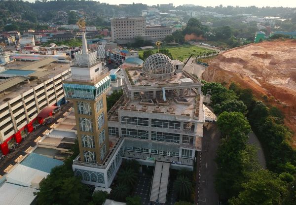 Masjid Jabal Arafah Batam: Destinasi Wisata Religi dengan Keindahan Batam dari Ketinggian