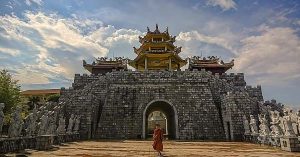 Vihara Patung Seribu Wajah: Keunikan Wisata Religi di Bintan