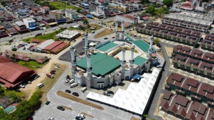 Masjid Razaleigh: Ikon Keagamaan Mirip Masjidil Haram di Gua Musang, Kelantan, Malaysia