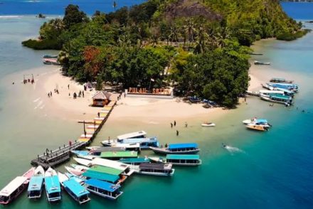Kawasan Mandeh, Surga Tersembunyi di Pesisir Selatan: Pesona Alam yang Menawan dan Petualangan Seru