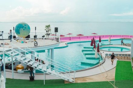 Batam Punya Beach Club! Sensasi Liburan Ala Bali Hadir di Bengkong Laut
