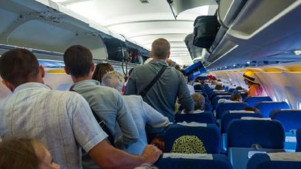 Turki Bakal Denda Penumpang Pesawat yang Berdiri Sebelum Mendarat Sempurna