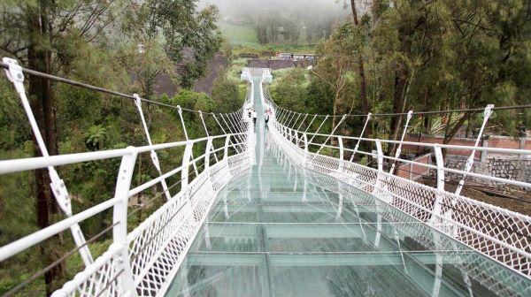 Libur Panjang Waisak 2025: 7 Destinasi Wisata Terindah di Jawa Timur yang Bikin Feed Instagrammu Viral!