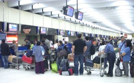 KTP Ketinggalan? Ternyata Kartu Ini Bisa Bikin Kamu Tetap Naik Pesawat & Kereta Tanpa Masalah!