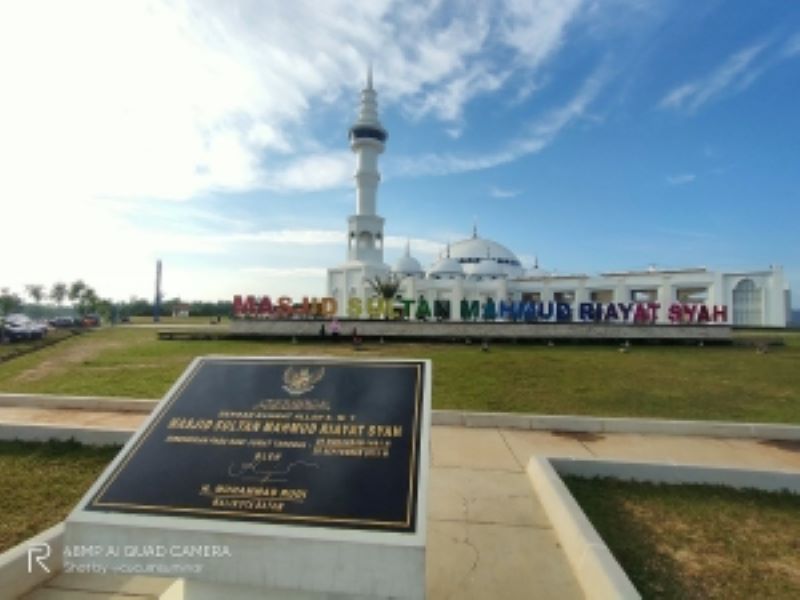 5 Masjid Megah di Batam yang Wajib Dikunjungi! Nomor 3 Punya Warna Merah dan Cerita Unik dari Tiongkok!