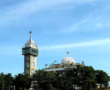 Punya Menara Setinggi 36 Meter, Masjid Jabal Arafah Jadi Magnet Wisatawan dari Berbagai Agama di Batam