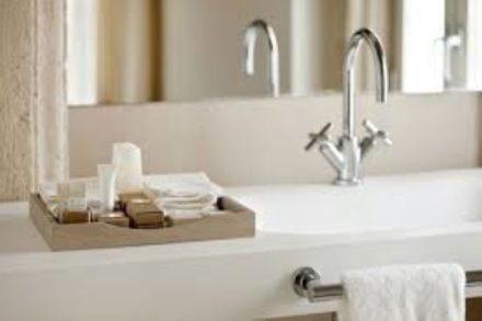 Kelihatan Mewah, Tapi Isinya...? Fakta Mengejutkan Soal Perlengkapan Mandi Hotel!