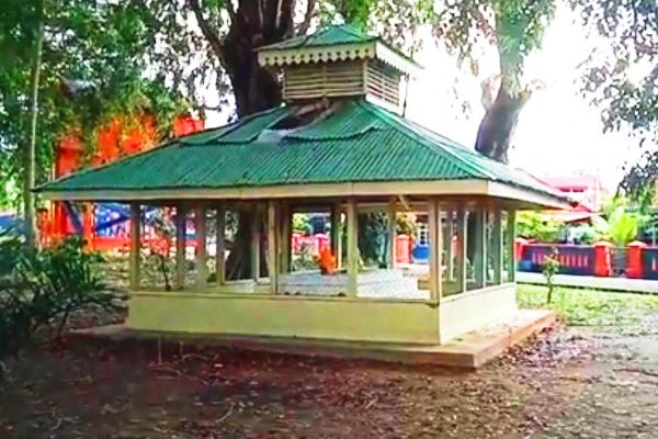 Misteri Makam Keramat Tanjung Gelam Karimun: Hanya 7 Helai Rambut yang Dimakamkan, Benarkah Kutukan Lagu Lancang Kuning?