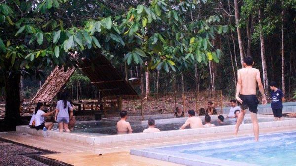 Pemandian Air Panas Belerang Gunung Lanjut Lingga