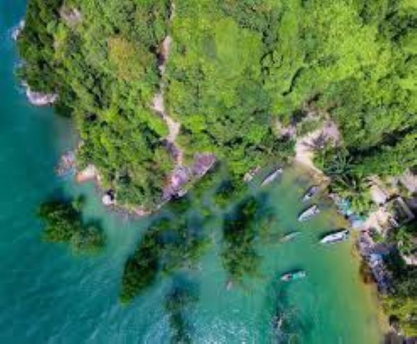 Tak Hanya Indah, Pantai Batu Limau Karimun Simpan Misteri Bebatuan Aneh dan Legenda Cinta Terlarang
