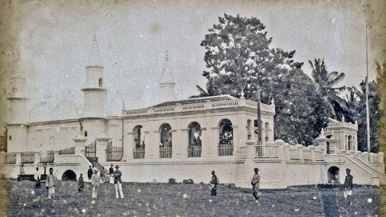 Rahasia Masjid Sultan Riau Penyengat: Dibangun dengan Putih Telur, Kini Jadi Wisata Religi Dunia