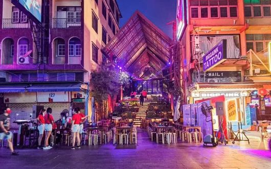 Bangkok di Malam Hari: Surga Wisata Malam Penuh Cahaya, Kuliner, dan Hiburan!