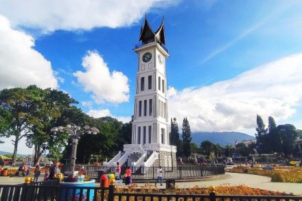 Dari Jam Gadang sampai Lubang Jepang, Inilah 7 Wisata Bukittinggi yang Lagi Viral 2025!