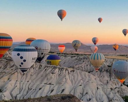 Ingin Naik Balon Udara di Cappadocia? Ini Waktu Terbaik untuk Menikmati Negeri Dongeng di Turki!