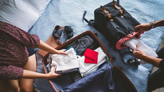 Tak Perlu Banyak Baju! Coba Metode Packing 5-4-3-2-1 yang Lagi Viral Ini