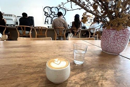Bukan Sekadar Kedai Kopi! Apartment Coffee Singapura Masuk Daftar Terbaik Dunia 2026, Pecinta Kopi Wajib Mampir