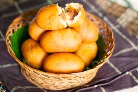 Jangan Asal Pulang! 10 Oleh-Oleh Khas Batam Ini Bikin Kamu Nggak Cuma Jadi “Traveler Transit”
