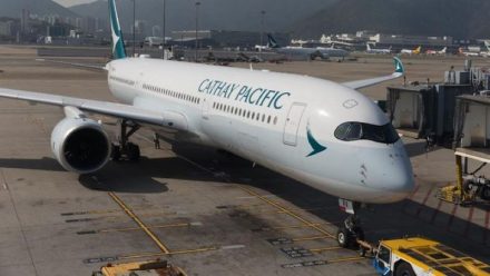 Demi Cegah Delay, Mulai 1 Juni! Cathay Pacific Perketat Aturan Boarding, Penumpang Telat Bisa Gagal Terbang