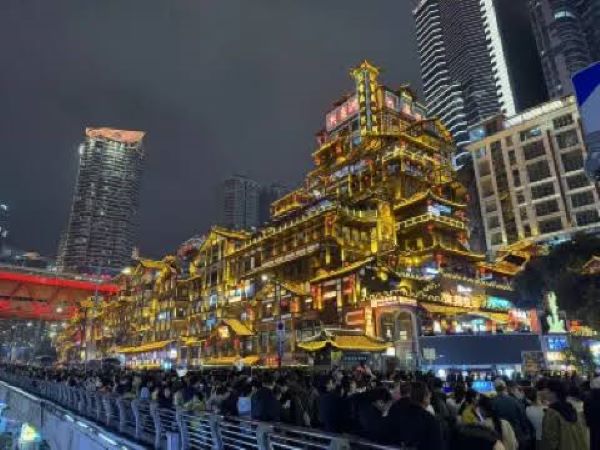 Chongqing China Makin Viral! Begini Cara Menjelajahi Kota Futuristik Ini dalam 1 Hari