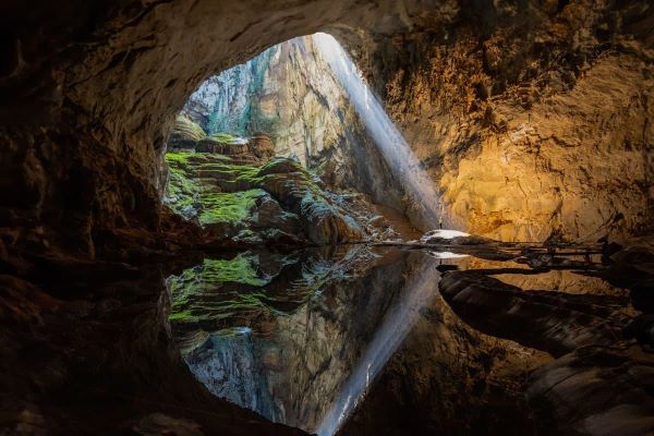 Dari Hanoi hingga Gua Terbesar Dunia, Vietnam Dominasi Penghargaan Pariwisata Terbaik Asia 2026